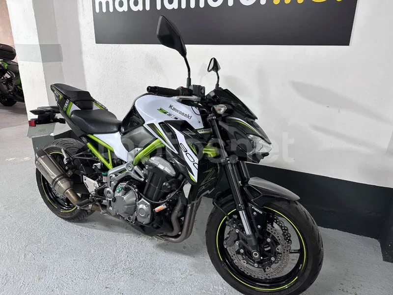 Kawasaki Z900 - Vista 3