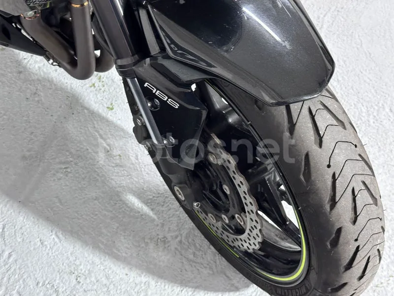 Kawasaki Z900 - Vista 21