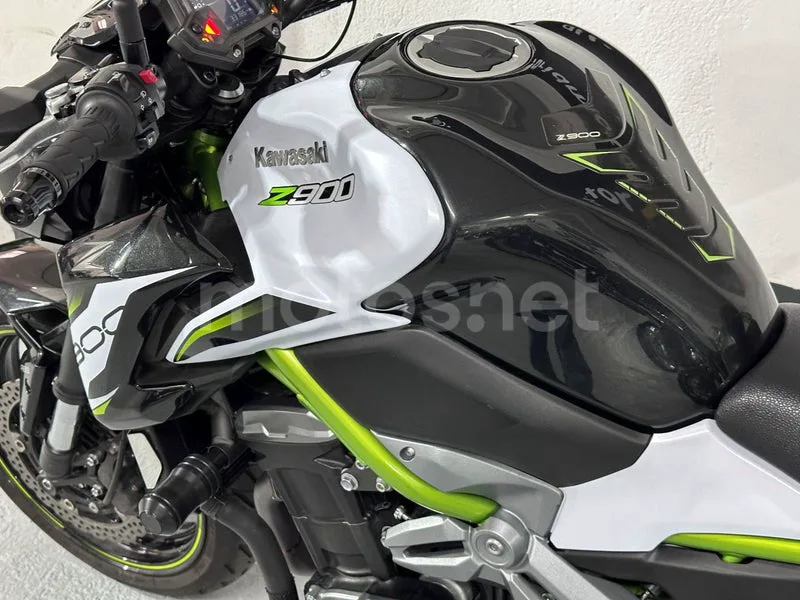 Kawasaki Z900 - Vista 23