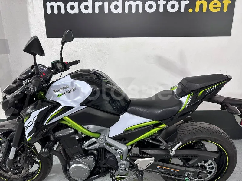 Kawasaki Z900 - Vista 8