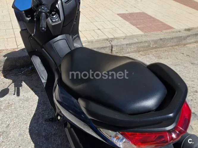 Yamaha NMAX - Vista 6