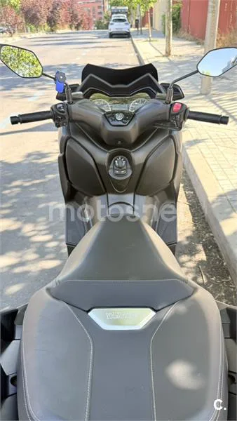 Yamaha XMAX 300 - Vista 3