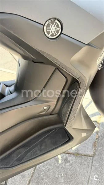 Yamaha XMAX 300 - Vista 7