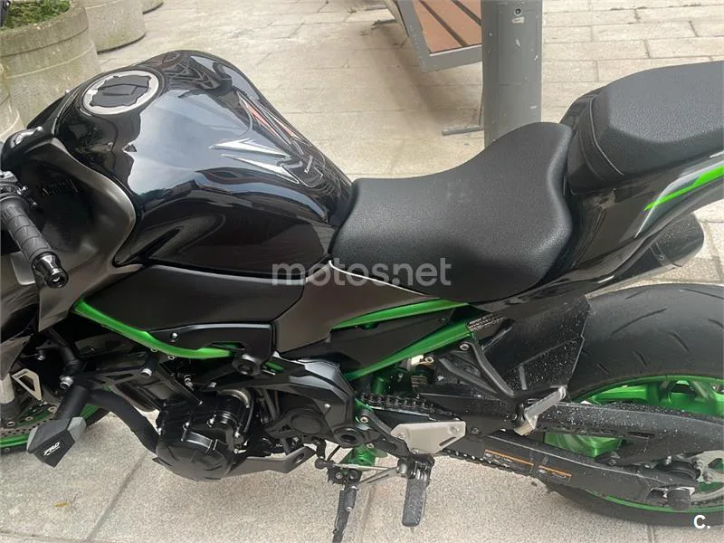 Kawasaki Z900 - Vista 4