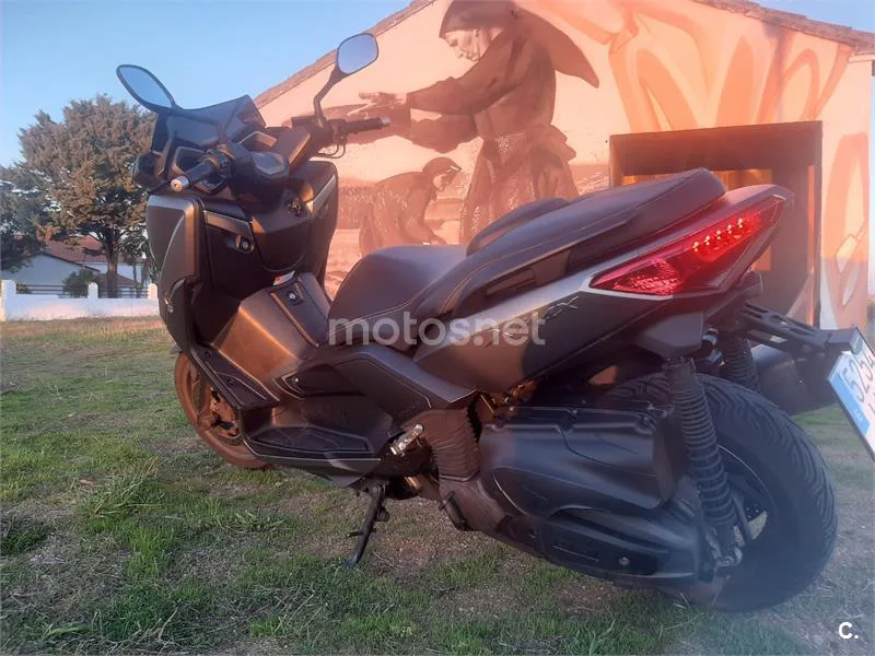 Yamaha XMAX 400 - Vista 3