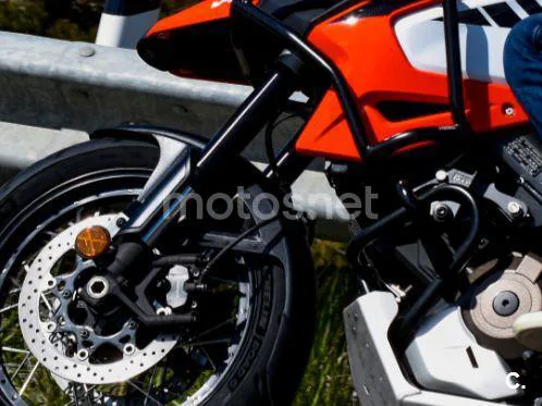 Suzuki V-Strom 1050 - Vista 3