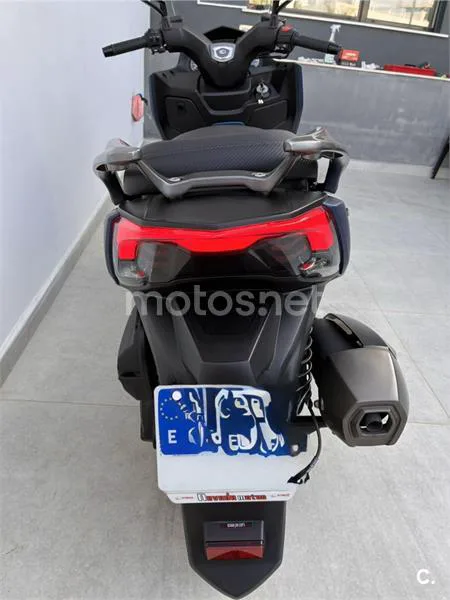 Kymco X-Town CT 300 - Vista 4