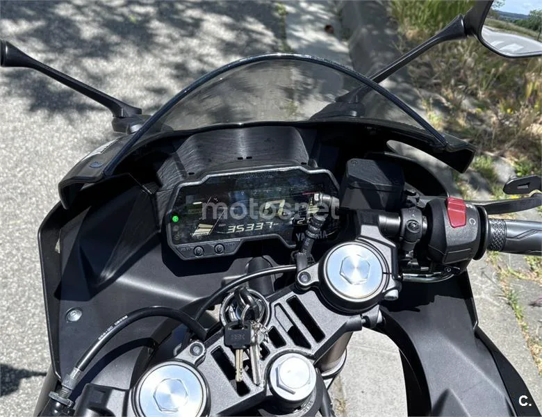 Yamaha YZF-R125 - Vista 7