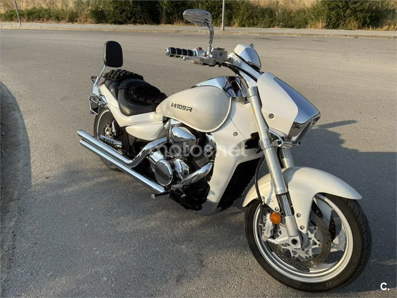 Suzuki Intruder M1800R - Vista 4