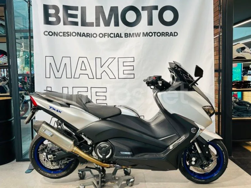 Yamaha TMAX - Vista 5