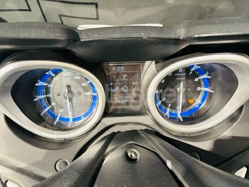 Yamaha TMAX - Vista 6