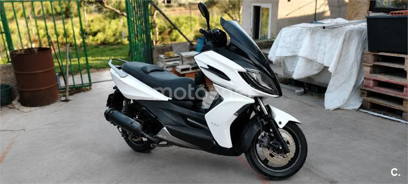 Kymco K-XCT 125i - Vista 3