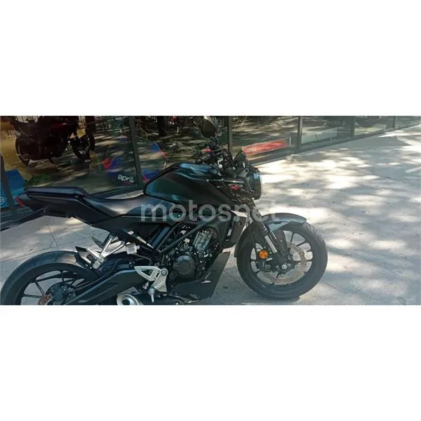 Honda CB125R - Vista 3
