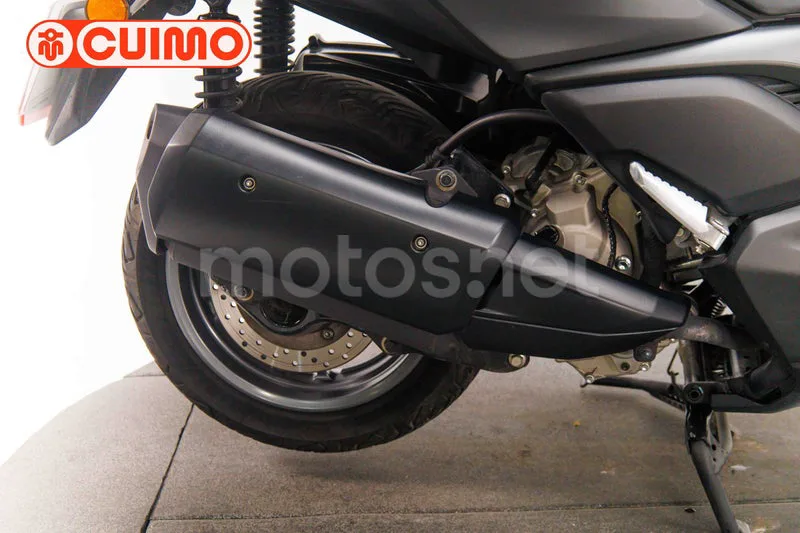 Yamaha XMAX 300 - Vista 14