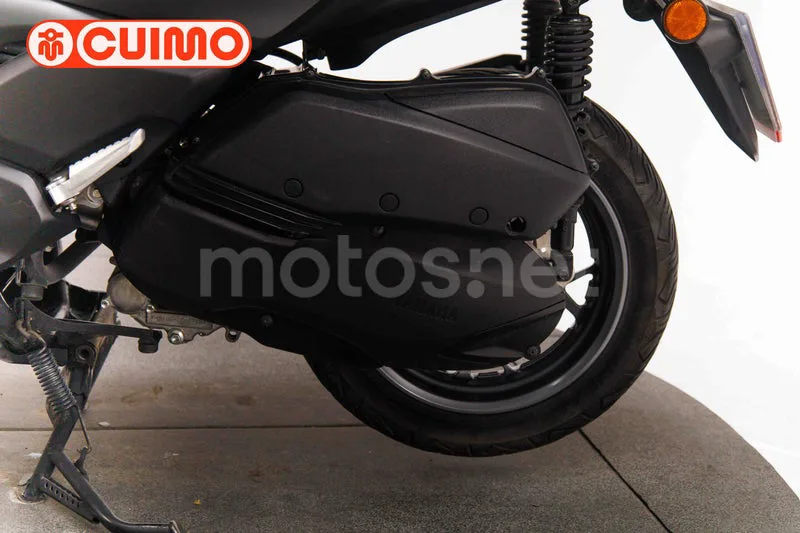 Yamaha XMAX 300 - Vista 18