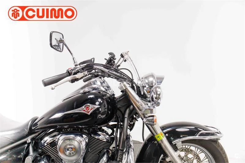 Kawasaki VN900 Classic - Vista 13