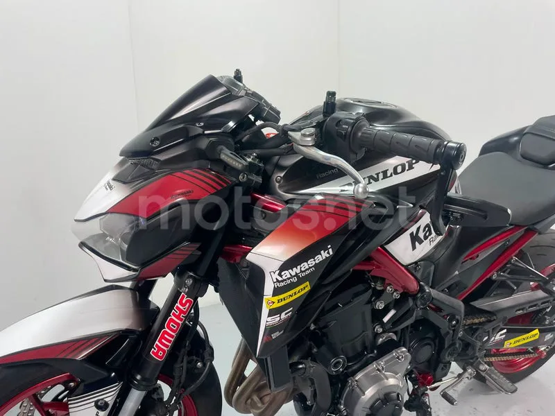 Kawasaki Z900 - Vista 17