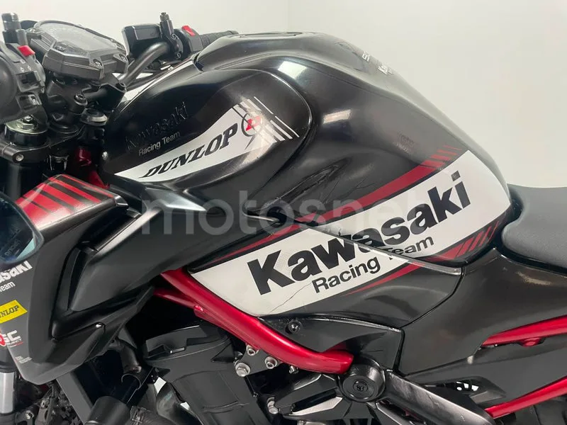 Kawasaki Z900 - Vista 18