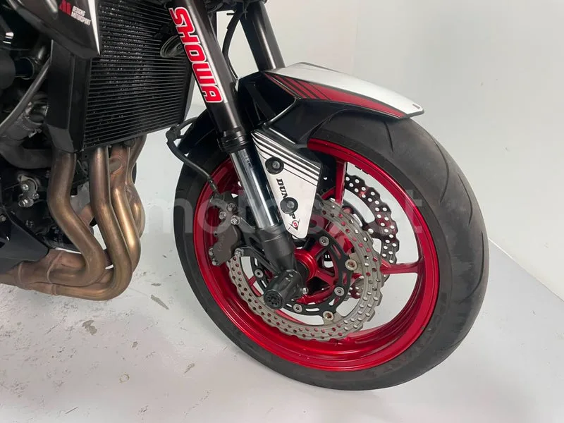 Kawasaki Z900 - Vista 8