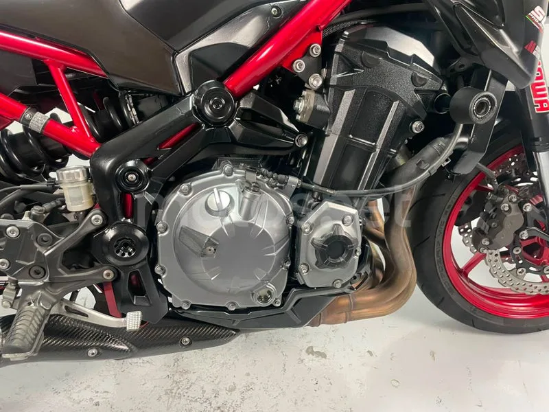 Kawasaki Z900 - Vista 10