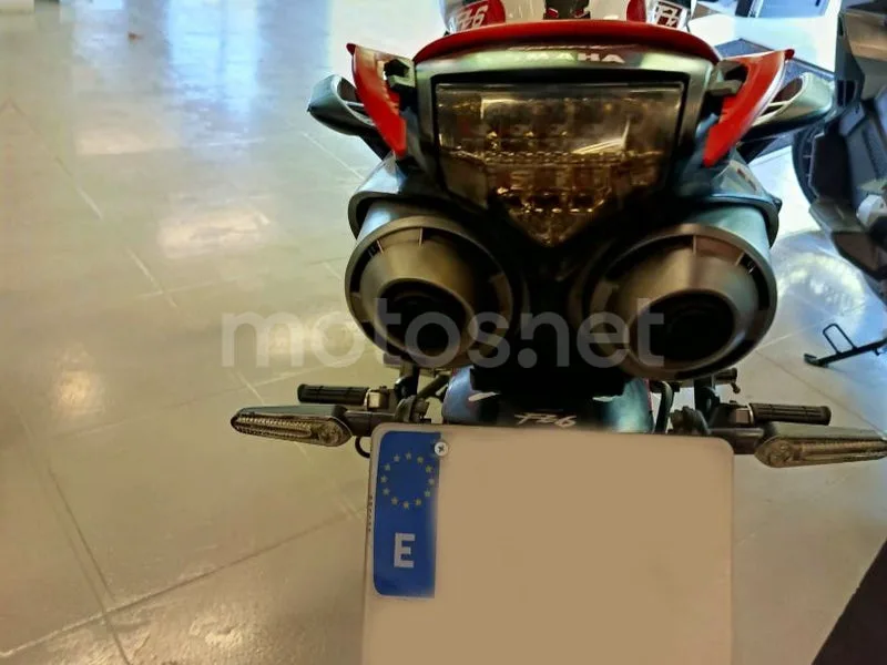 Yamaha FZ6 - Vista 7