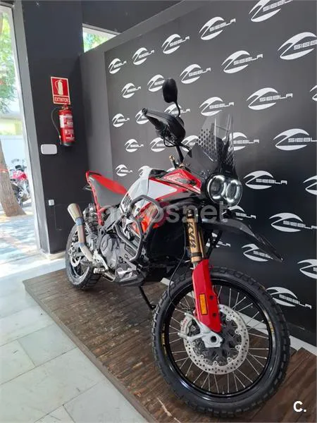 Ducati DesertX - Vista 4