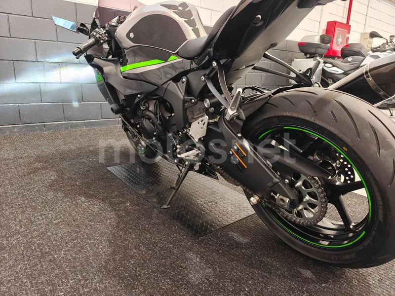 Kawasaki Ninja ZX-6R - Vista 5