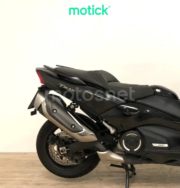 Yamaha TMAX - Vista 3