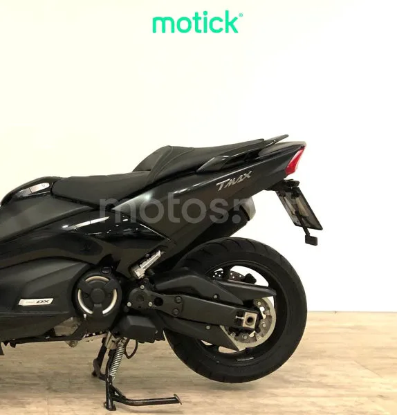 Yamaha TMAX - Vista 8
