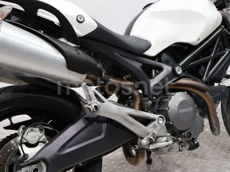 Ducati Monster 696 - Vista 11