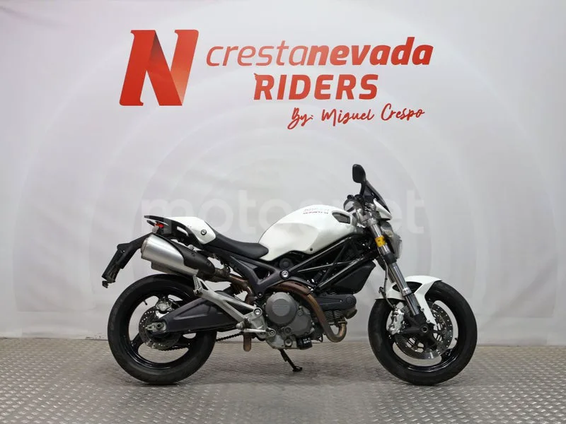 Ducati Monster 696 - Vista 6