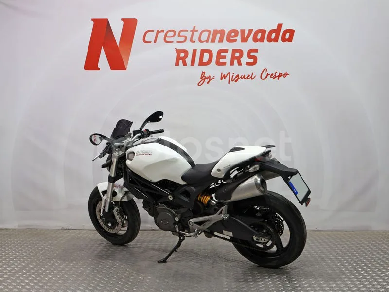 Ducati Monster 696 - Vista 7