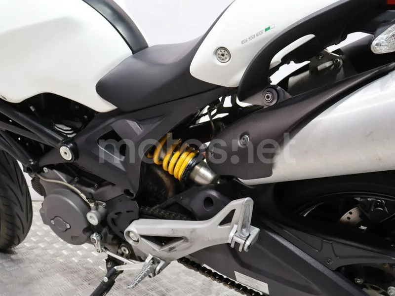 Ducati Monster 696 - Vista 10