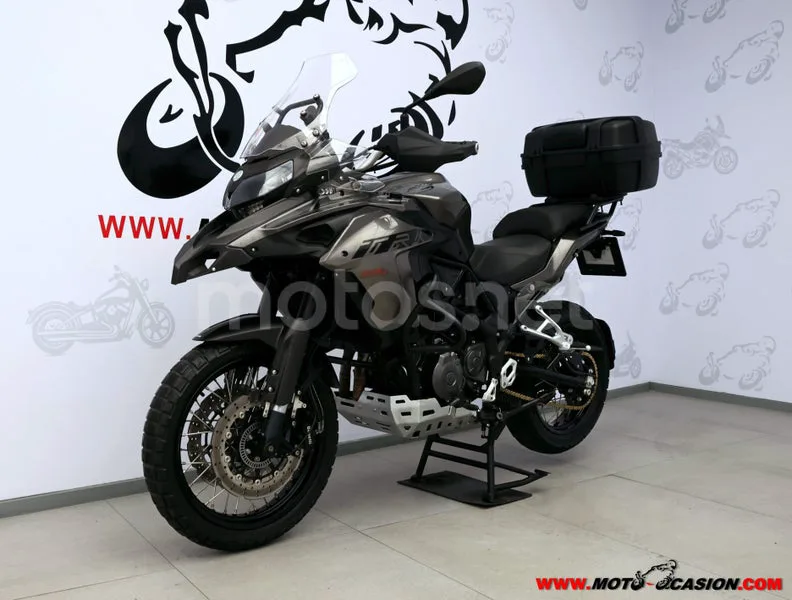 Benelli TRK 502 - Vista 8