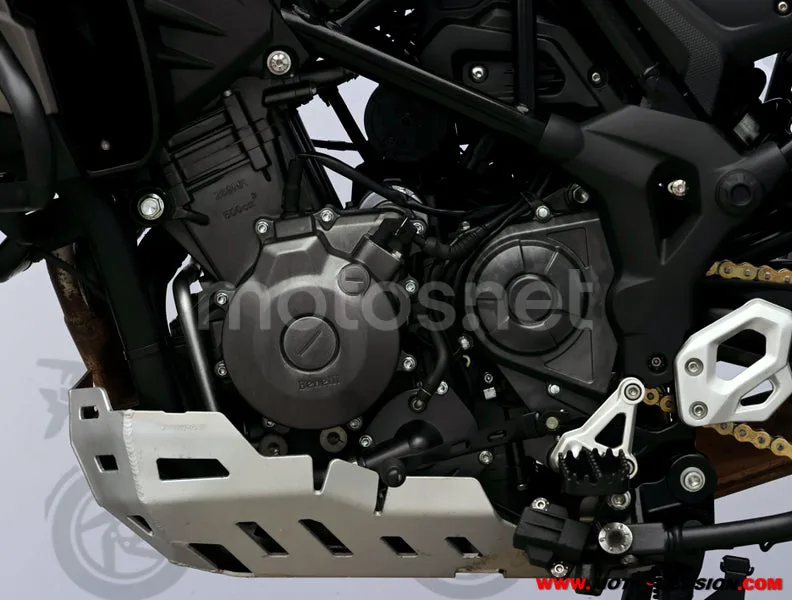 Benelli TRK 502 - Vista 10
