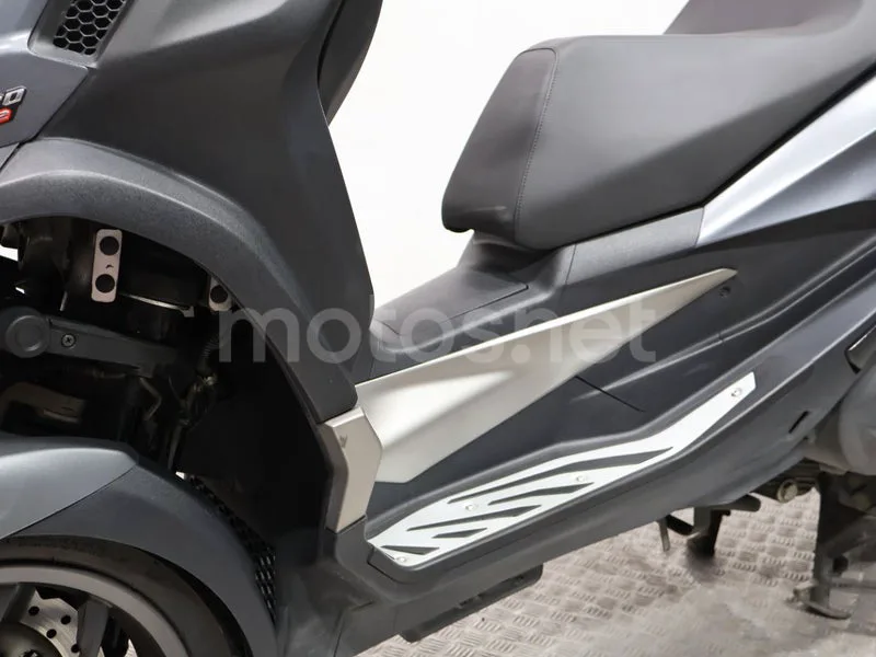 Piaggio MP3 530 Exclusive - Vista 13