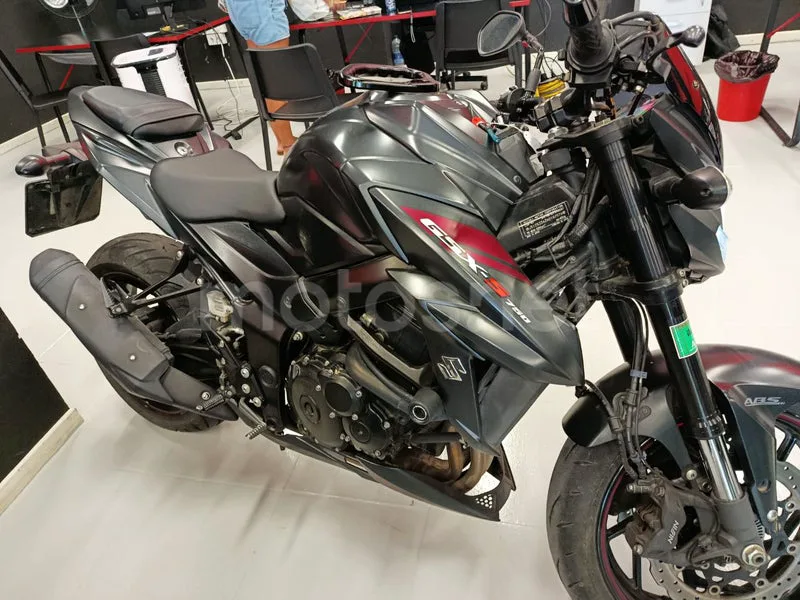 Suzuki GSX-S750 6790 € 2018 Granada - 1