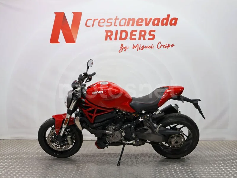 Ducati Monster 1200 - Vista 3