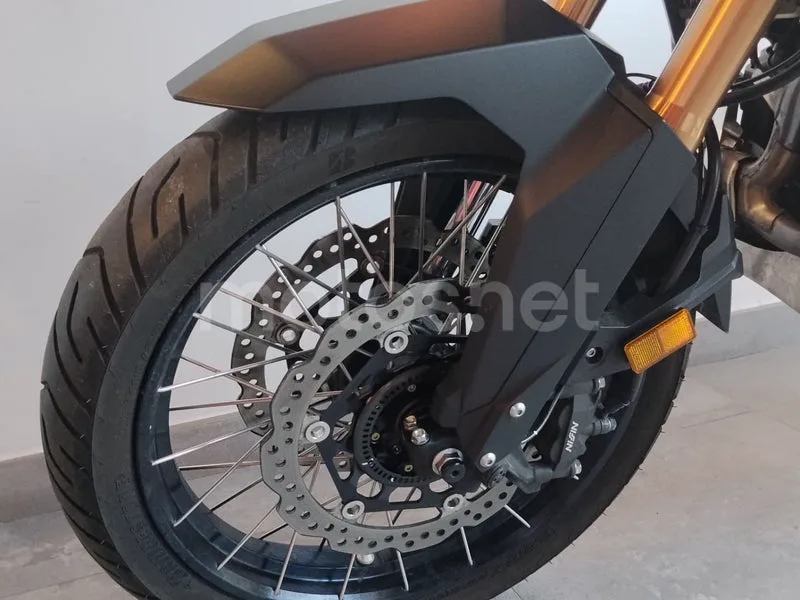 Honda CRF1100L Africa Twin - Vista 12