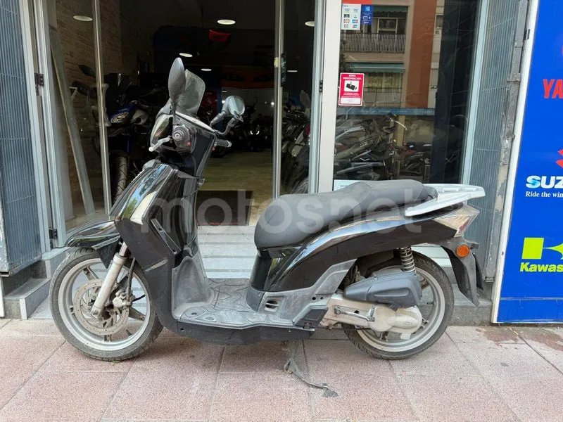 Kymco People S 50 - Vista 4