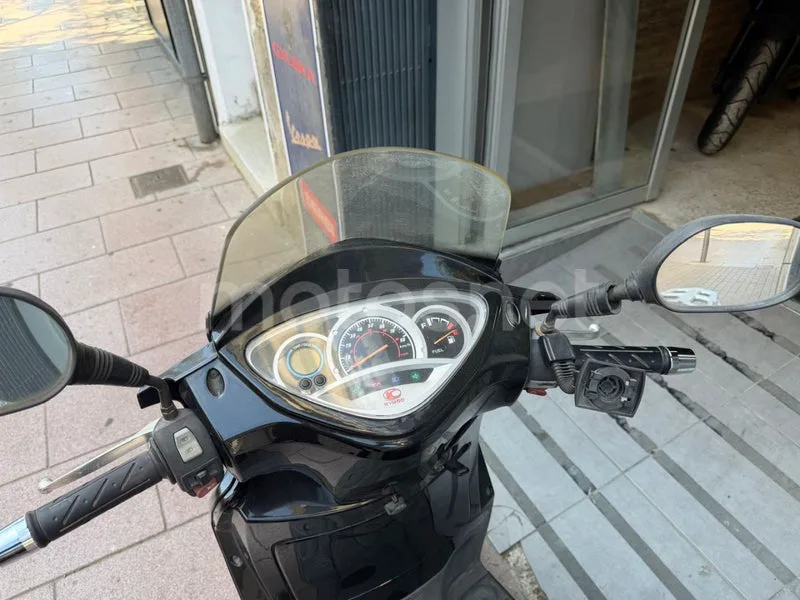 Kymco People S 50 - Vista 6