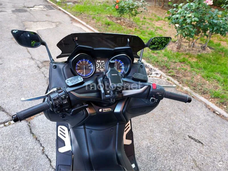Yamaha TMAX 560 - Vista 4