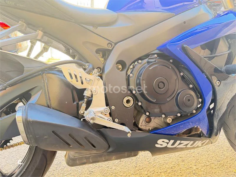 Suzuki GSX-R600 - Vista 15