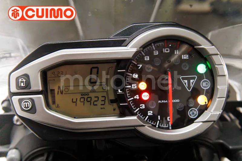 Triumph Tiger 800 XC - Vista 24