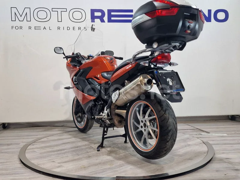 BMW F 800 GT - Vista 3