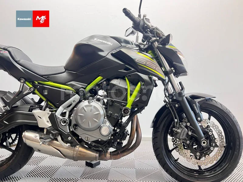 Kawasaki Z650 - Vista 3