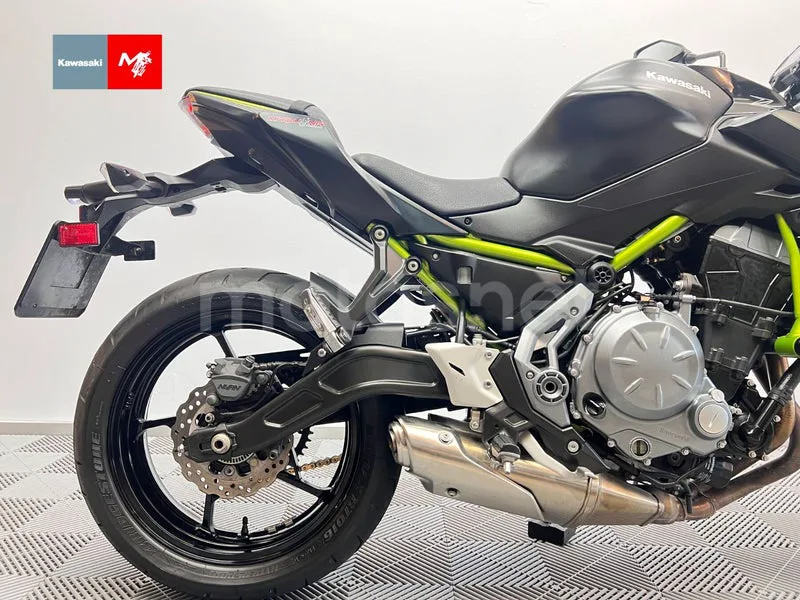 Kawasaki Z650 - Vista 4