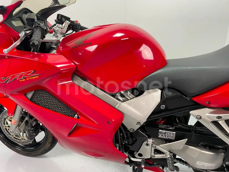 Honda VFR800F - Vista 19