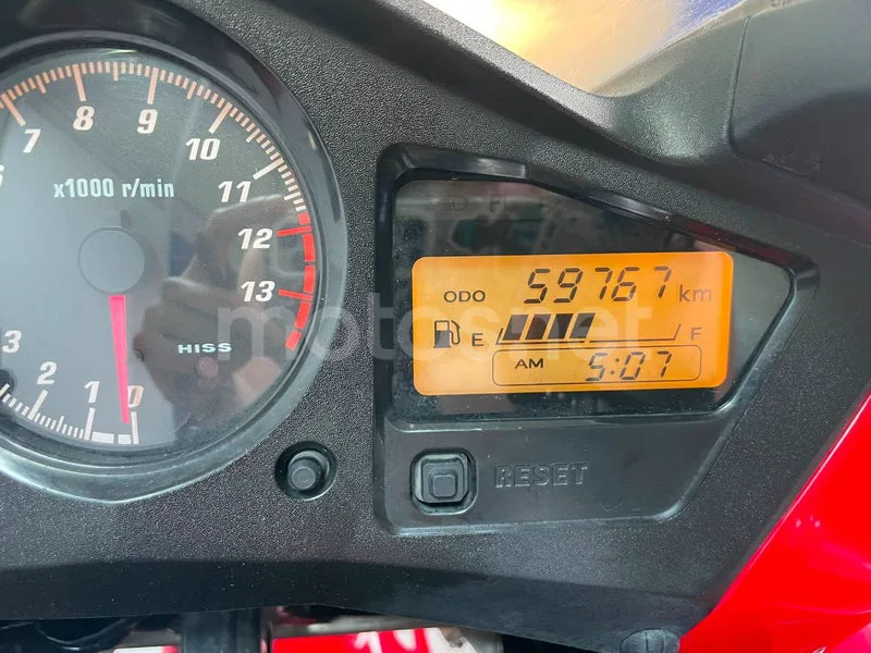 Honda VFR800F - Vista 9