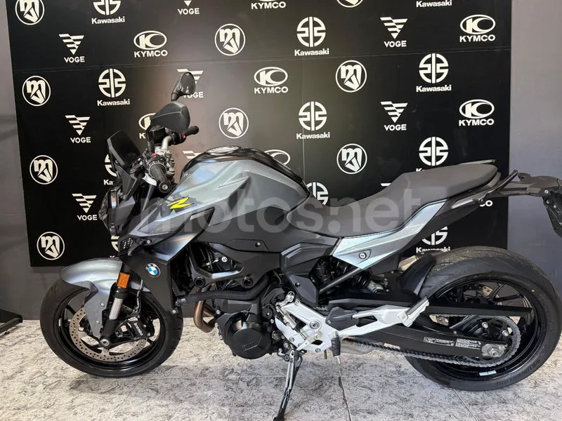 BMW F 900 R - Vista 3